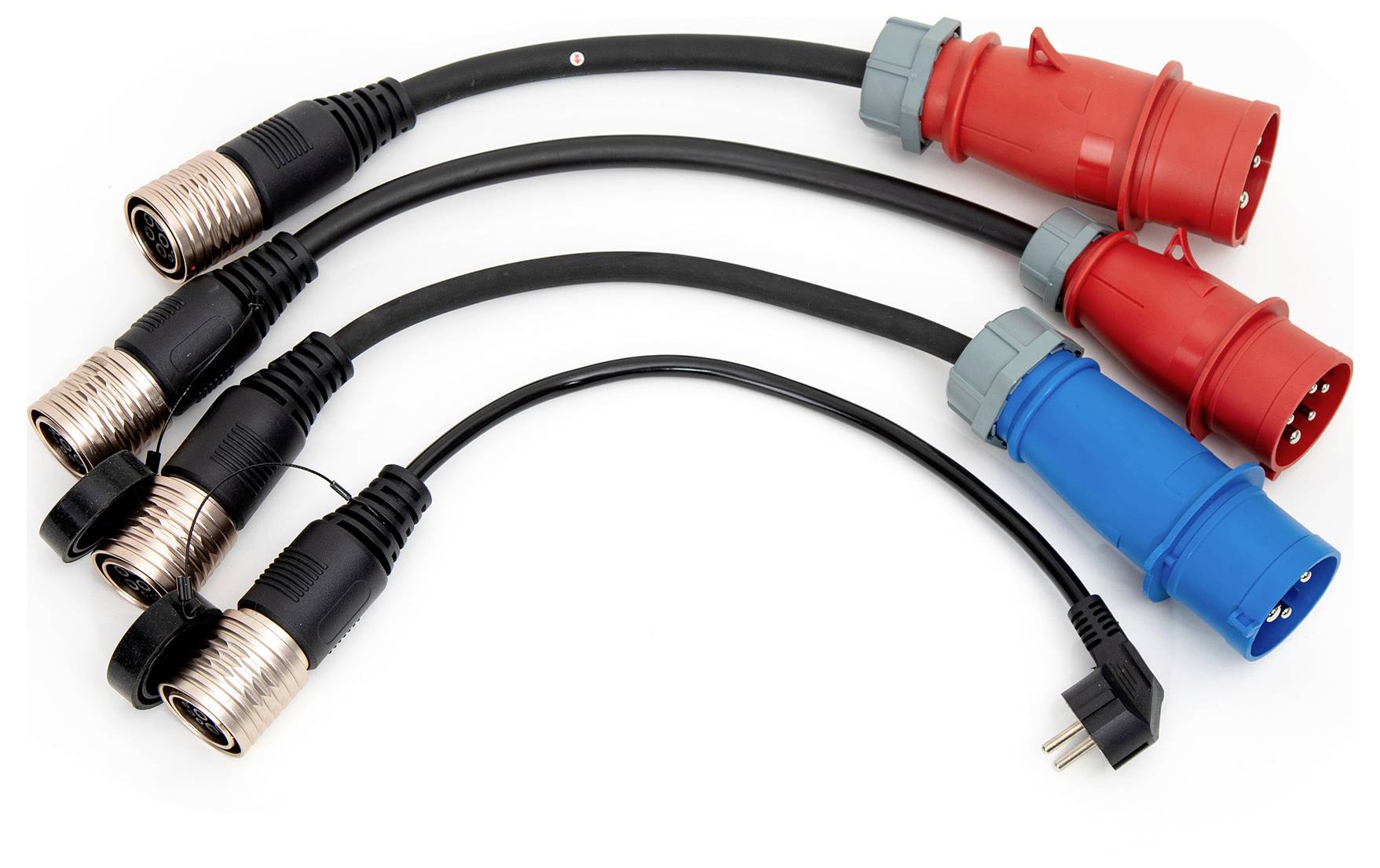 Drei schwarze Adapterkabel mit verschiedenen Anschlüssen, darunter blaue und rote industrielle Stecker, auf weißem Hintergrund.