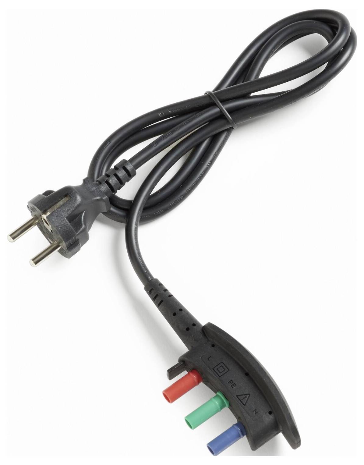 Ein schwarzes Netzkabel mit einem europäischen Stecker und drei farbigen Anschlussstiften in Rot, Grün und Blau an einem Adapterende.