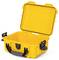 Gelber, rechteckiger Schutzkoffer mit offenem Deckel, robustem Design und schwarzen Verschlüssen, geeignet für sichere Aufbewahrung.