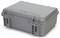 Grauer, robuster Kunststoffkoffer mit verstärkten Ecken, geeignet für den sicheren Transport empfindlicher Geräte.