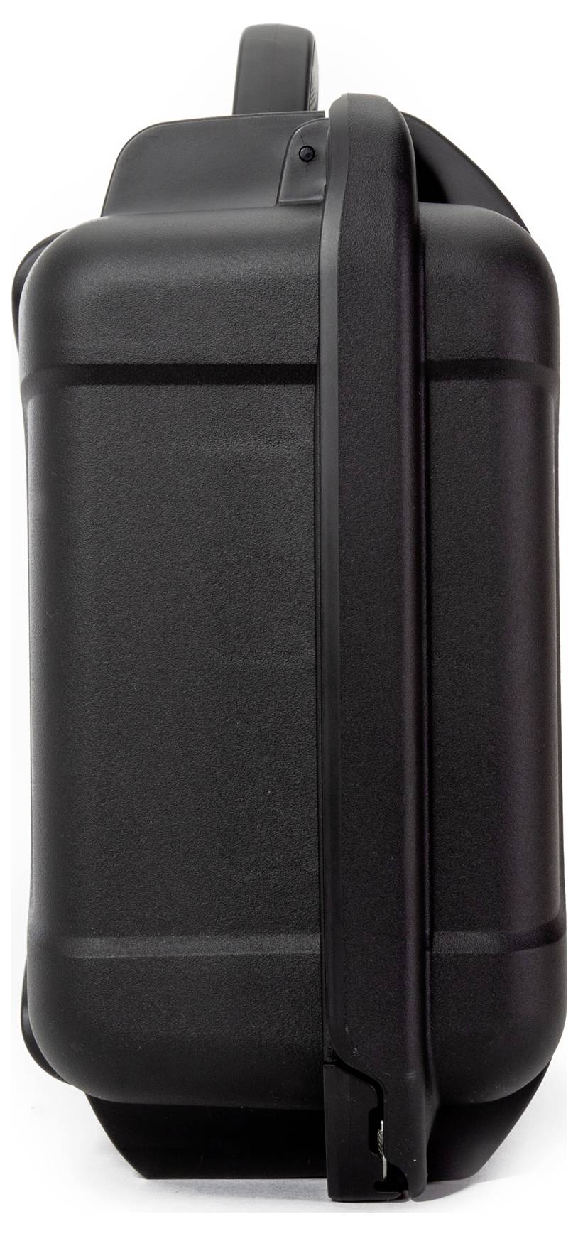 Schwarzer Hartschalenkoffer in aufrechter Position, mit Traggriff oben.