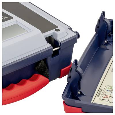 Tragbare elektronische Gerätekiste mit rotem Griff, teilweise geschlossen und offen dargestellt, wobei ein Innenkompartiment mit gedrucktem Anweisungsetikett sichtbar ist.