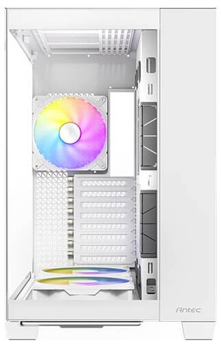 Computergehäuse aus weißem Metall mit transparentem Seitenteil, das einen installierten RGB-Lüfter und leere Laufwerksschächte zeigt.