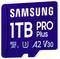 Eine blaue microSD-Speicherkarte mit Aufdruck 'Samsung 1TB PRO Plus', bietet hohe Speicherkapazität und Leistungsklasse A2, U3, V30.