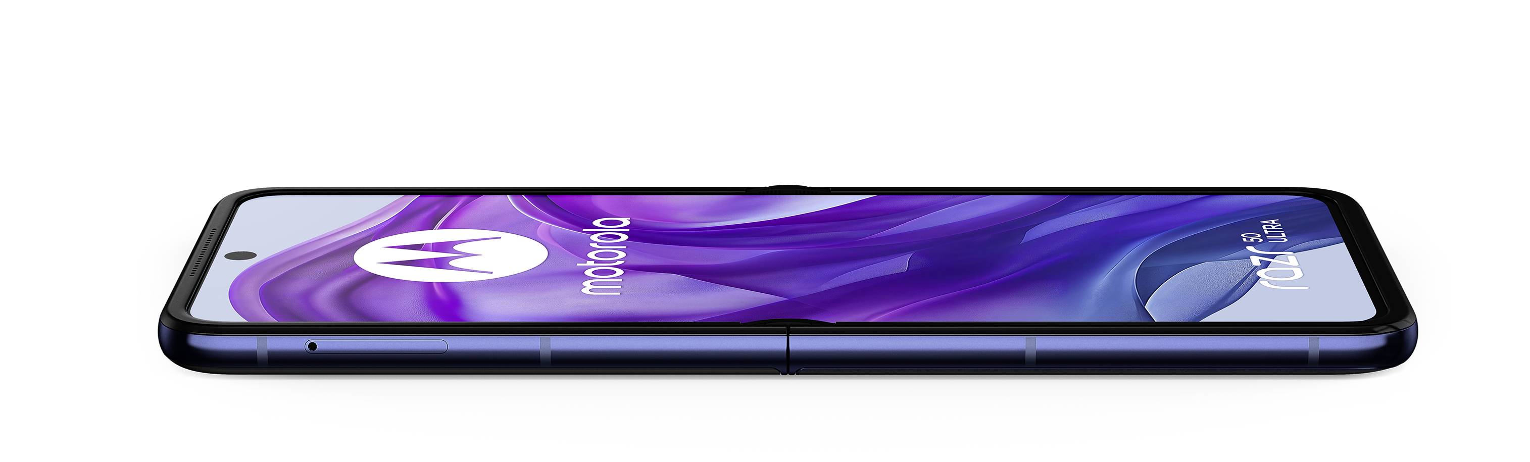 Flaches Smartphone seitlich gezeigt mit violettem Bildschirm, auf dem das Motorola-Logo und die Uhrzeit sichtbar sind.