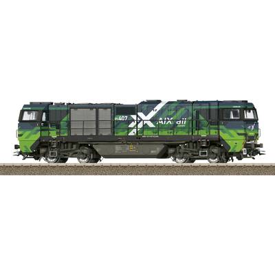 Grüne und schwarze Lokomotive mit der Aufschrift 'AXArail GmbH', steht auf Gleisen. Sie zeigt moderne Cargo-Zugtechnologie.