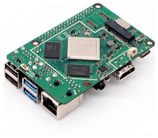 Eine grüne Leiterplatte eines Einplatinencomputers mit mehreren Anschlüssen und einem zentralen Prozessorchip.