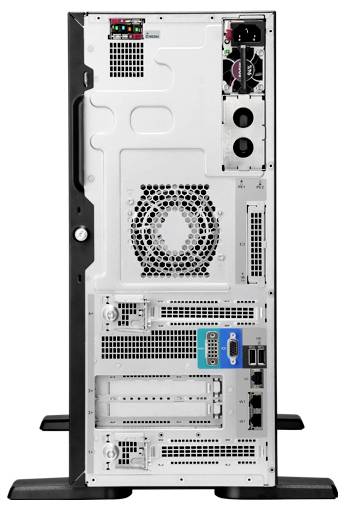 Ein Computergehäuse von hinten mit sichtbaren Anschlussmöglichkeiten wie Lüftergitter, Netzteilanschluss und verschiedenen Ports.