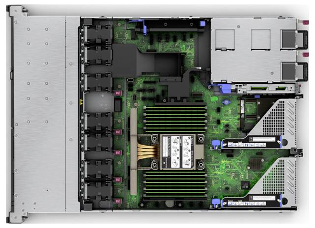 Server-Innenseite mit sichtbaren Mainboard, Kühlkörpern und Speichermodulen. Komponenten sind symmetrisch um zentrale Prozessoreinheit angeordnet.