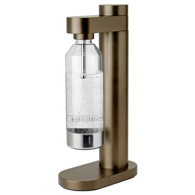 Sodastream-Gerät in Bronze mit angeschlossener Flasche. Gerät zur Herstellung von Sprudelwasser aus Leitungswasser.