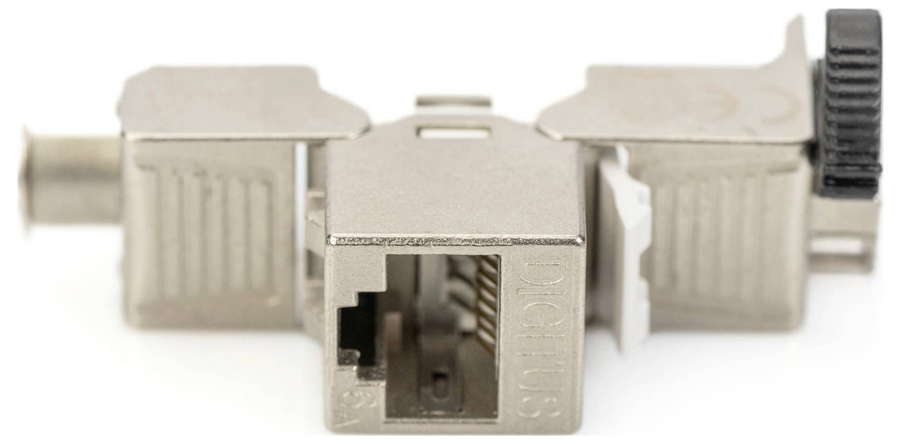 Ein Bauteil mit einem RJ45-Buchsenanschluss, geeignet für die Verbindung von Netzwerkkabeln. Metallgehäuse mit Kunststoffelement.