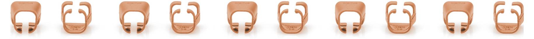 Rote Pandagesichter in einer Reihe nebeneinander, stilisierte und einfach gehalten.