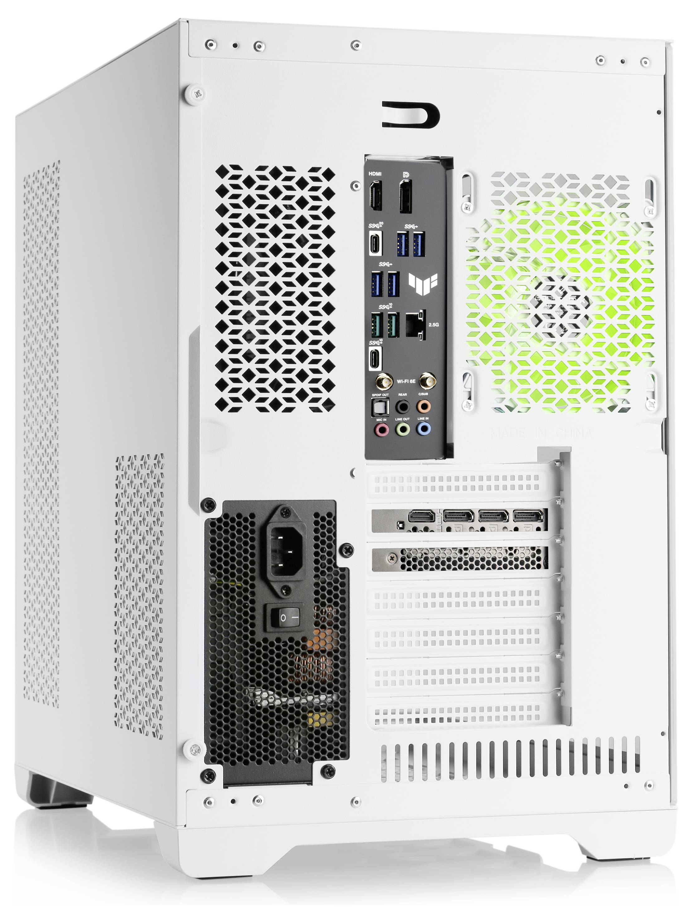 Rückansicht eines weißen Computergehäuses mit mehreren Anschlüssen und Lüftern sichtbar.