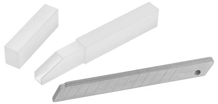 Drei weiße Entsperr-Tools, bestehend aus einem abgeschrägten und einem rechteckigen Teil sowie einem langen, schmalen Werkzeug.
