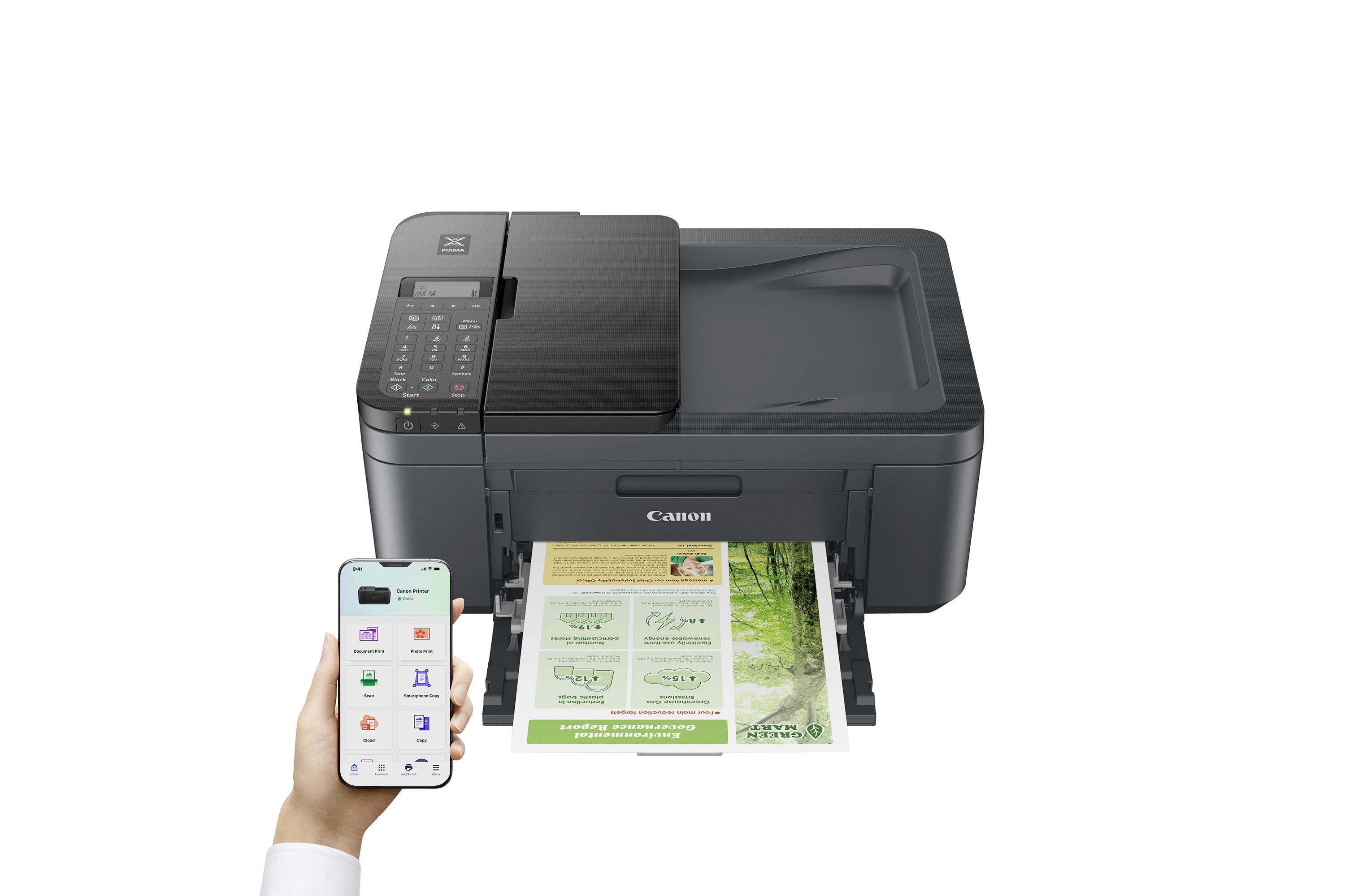 Drahtloser Drucker druckt ein grünes Dokument; rechts daneben hält jemand ein Smartphone mit der Drucker-App in der Hand.