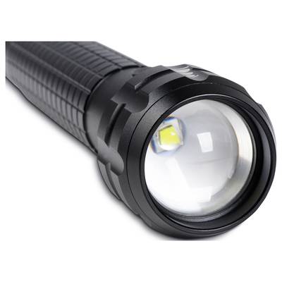 Eine schwarze Taschenlampe mit fokussierbarer Linse, die eine starke LED-Glühbirne zeigt.