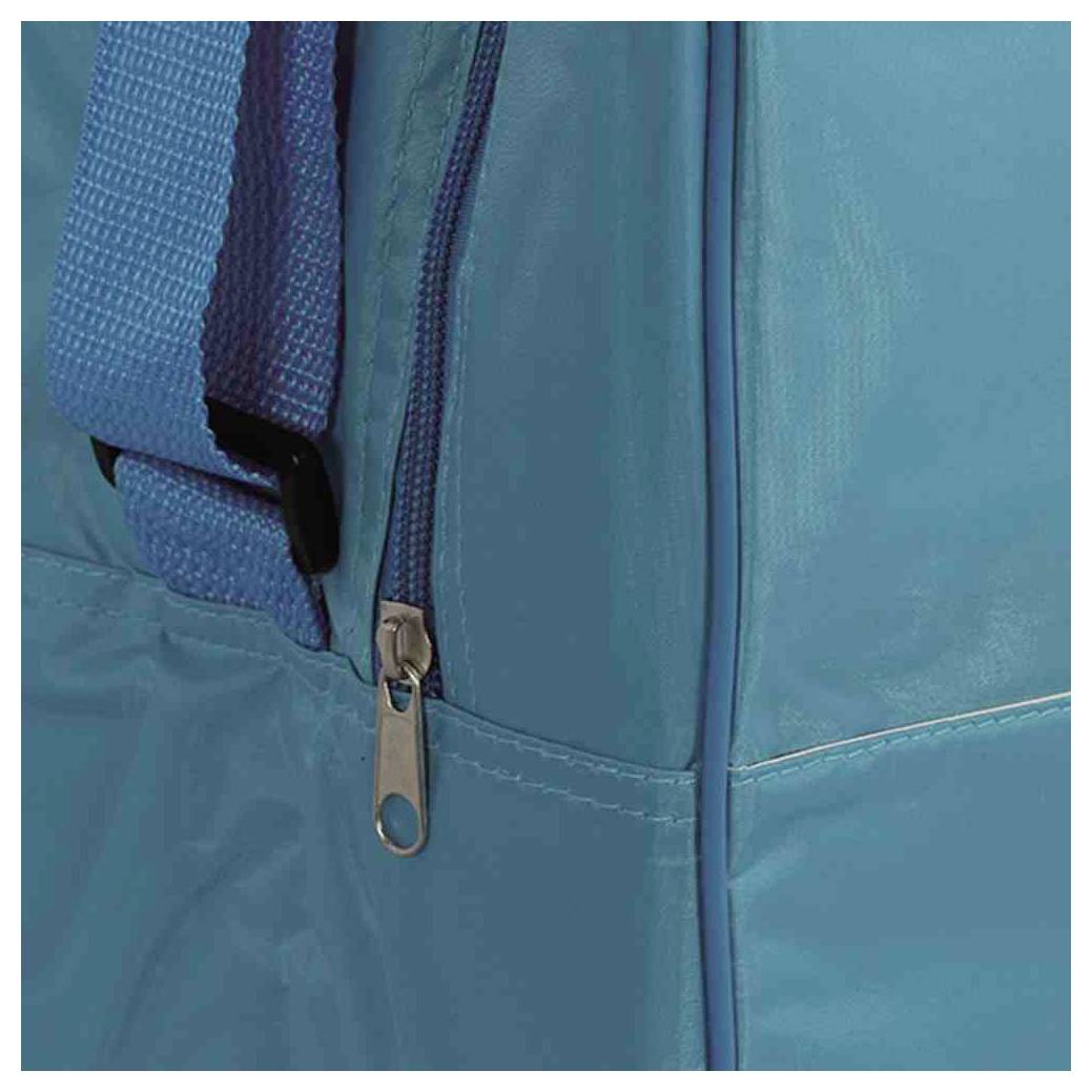 Blaue Reisetasche mit Reißverschluss und Trageriemen aus Stoff.