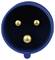 Blauer europäischer Stecker mit zwei goldfarbenen Stiften und einem Erdungspin oben, Ansicht von vorne.