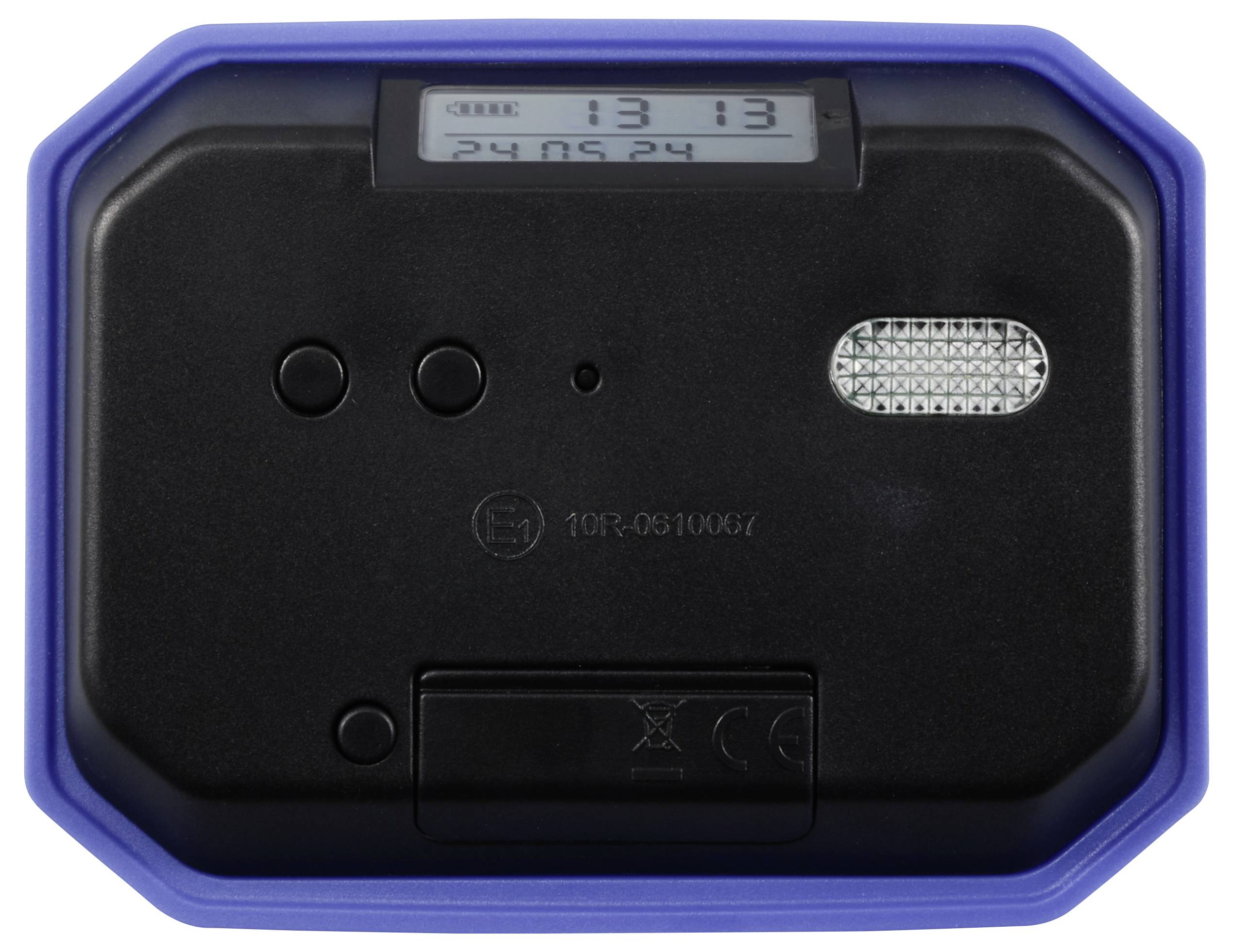 Schwarzes Gerät mit zwei runden Tasten und einem rechteckigen Bildschirm, der die Zahlen '13 13' anzeigt. Rechts ein Licht.