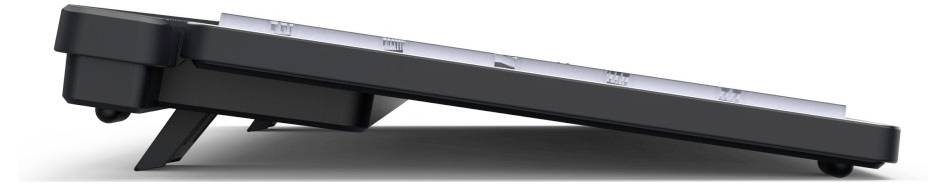 Schwarze Computertastatur mit verstellbarem Neigungsstandfuß, seitliche Ansicht. Ideal für ergonomisches Tippen.