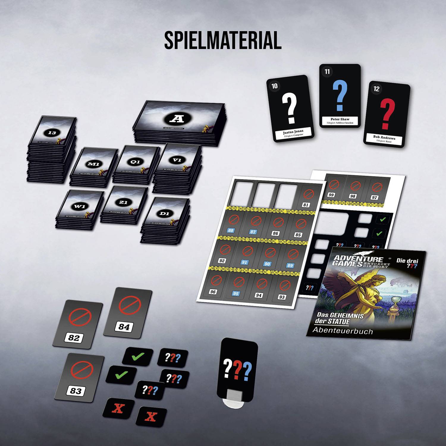 'Spielmaterial': Verschiedene Kartenstapel mit Zahlen und Fragezeichen, Spielfiguren und ein Abenteuerbuch. Spielzubehör für ein Brettspiel.