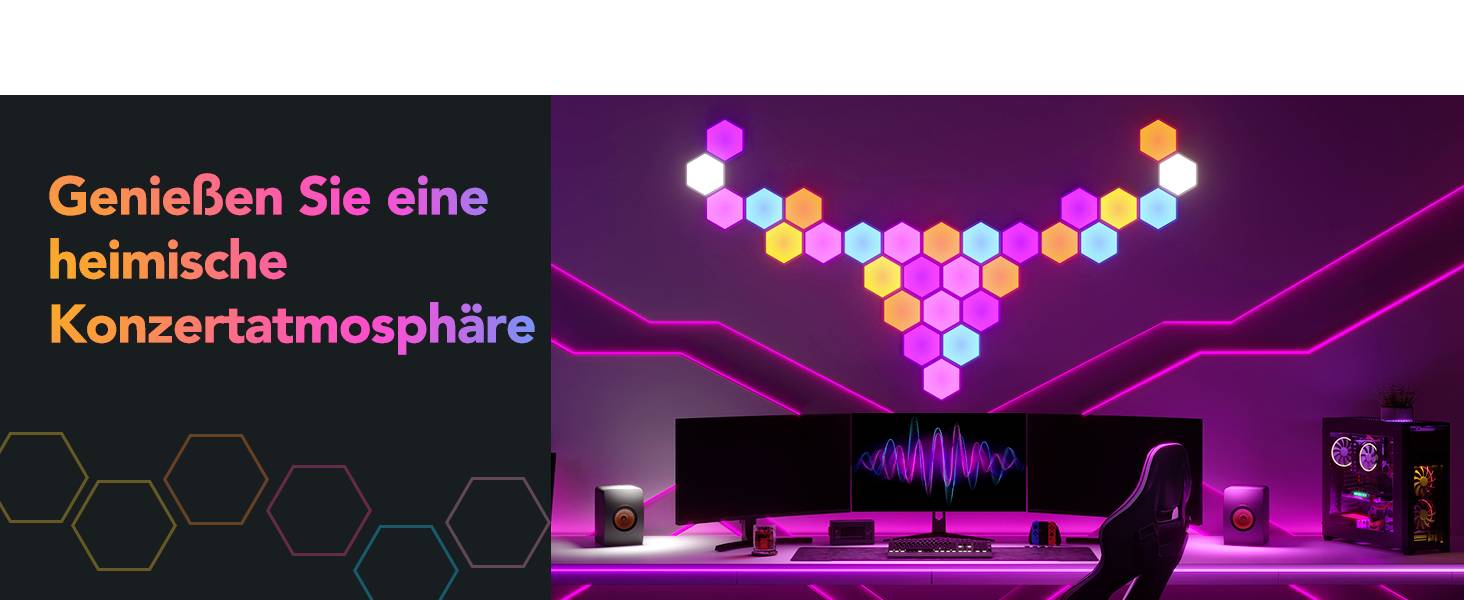 Ein Gaming-Schreibtisch mit mehrfarbigen Hexagon-Lichtern an der Wand und zwei Monitoren. Text: 'Genießen Sie eine heimische Konzertatmosphäre'.