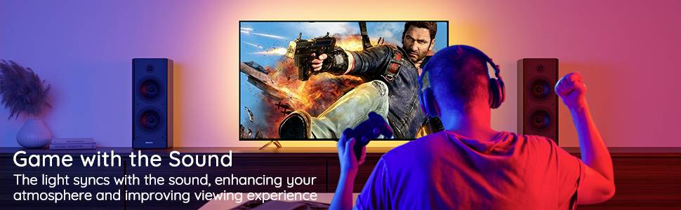 Ein Mann spielt ein Videospiel auf einem großen Bildschirm. Der Raum ist in bunten Farben beleuchtet. Text im Bild: 'Game with the Sound'.