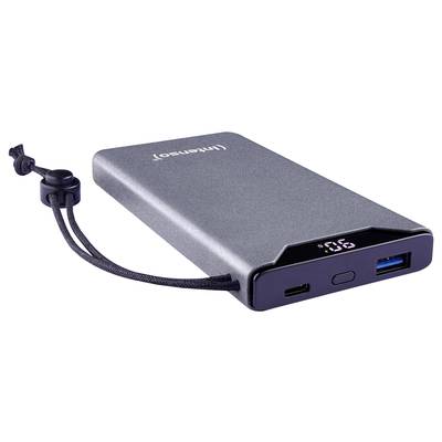 Eine tragbare Powerbank mit grauem Gehäuse und schwarzem USB-A- und USB-C-Anschluss auf der Vorderseite. Ein schwarzes Band ist daran befestigt.