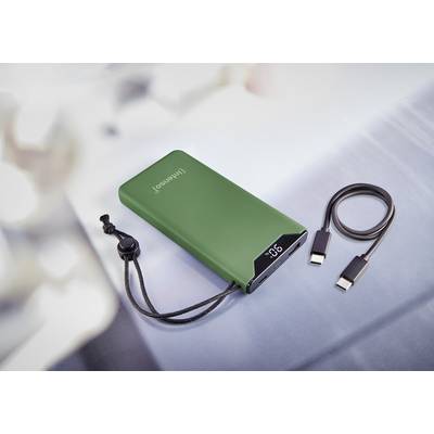 Eine grüne Powerbank mit digitaler Anzeige zeigt '95%' an. Daneben liegt ein USB-Kabel mit zwei Anschlüssen.