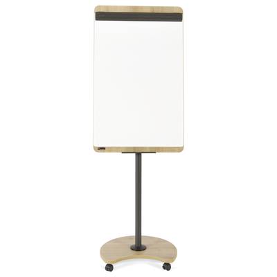 Leeres Flipchart auf einem Holzständer mit Rollen. Ideal für Präsentationen oder Meetings.