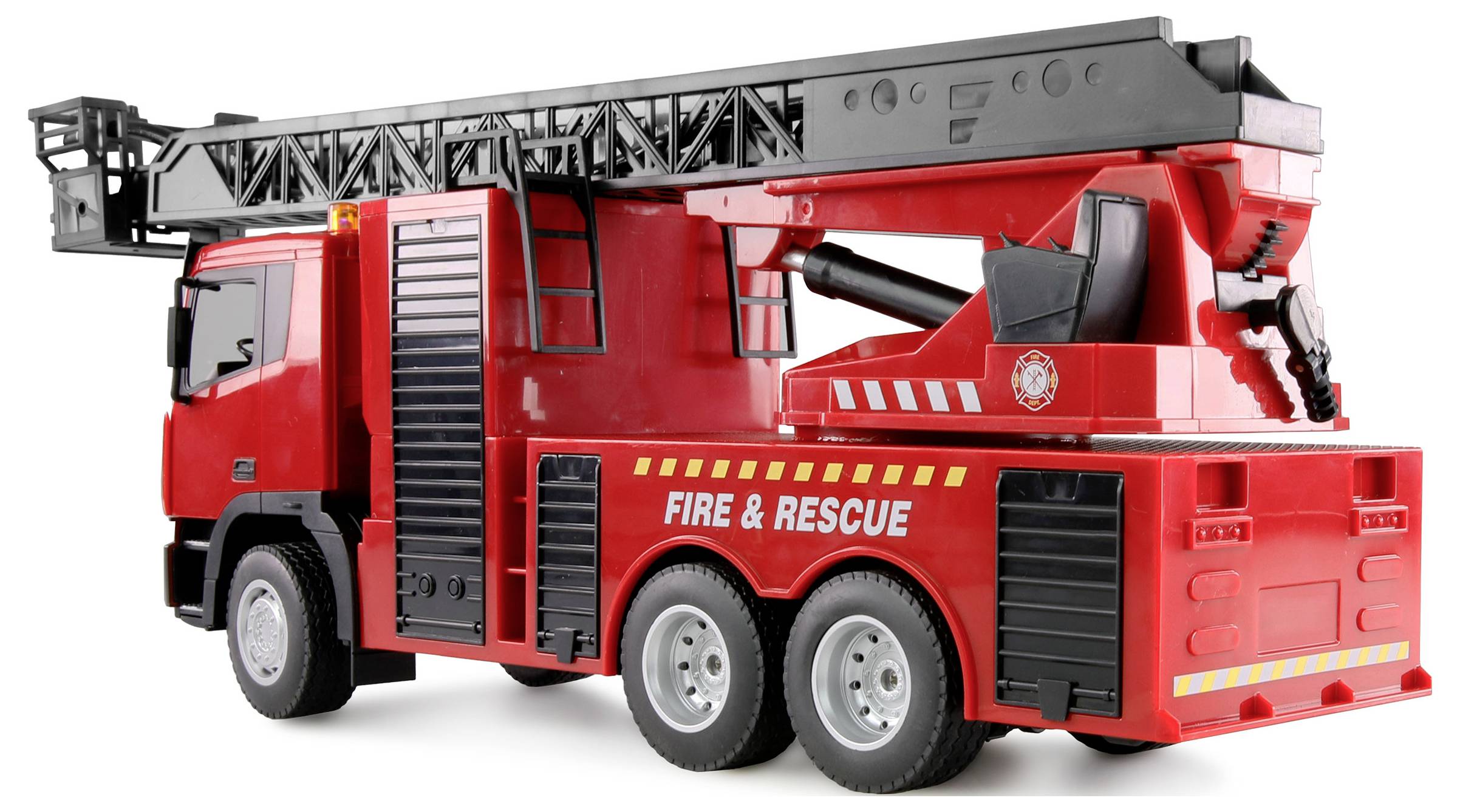 Rotes Spielzeug-Feuerwehrauto mit Drehleiter und Aufschrift 'Fire & Rescue' an der Seite, steht auf weißem Hintergrund.