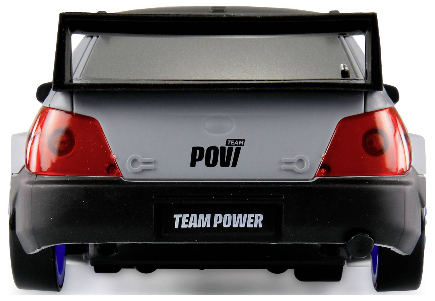 'Rückansicht eines grauen Sportwagens mit großem Heckspoiler und roten Rückleuchten. Aufschrift: Team Power.'