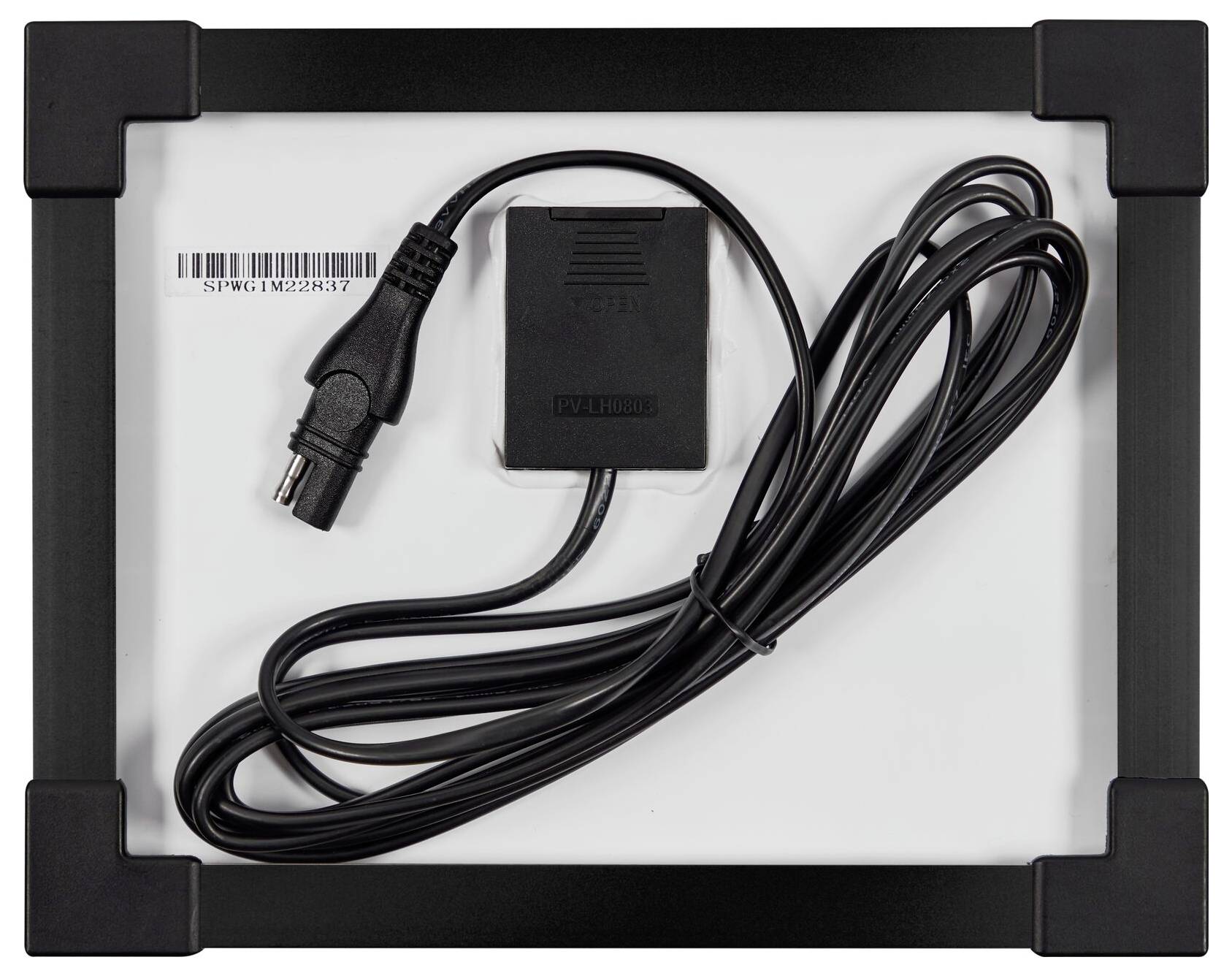 Ein schwarzes Kabel mit einem rechteckigen Anschluss auf einem weißen Hintergrund, umrahmt von einem schwarzen Gestell.