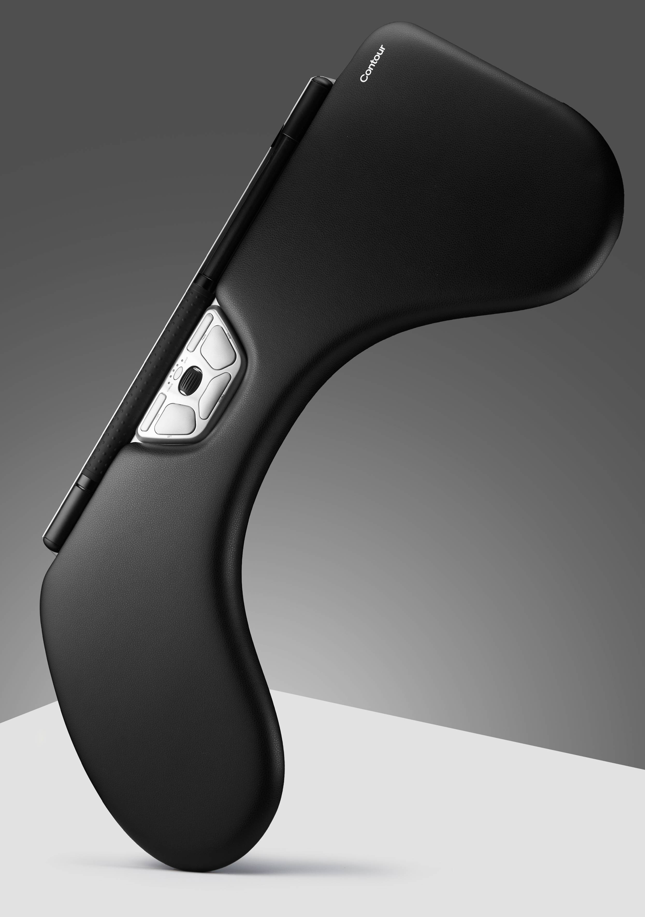 Ergonomisches Computereingabegerät mit geschwungenem, schwarzem Design für bequemes Arbeiten und integrierten Tasten in der Mitte.