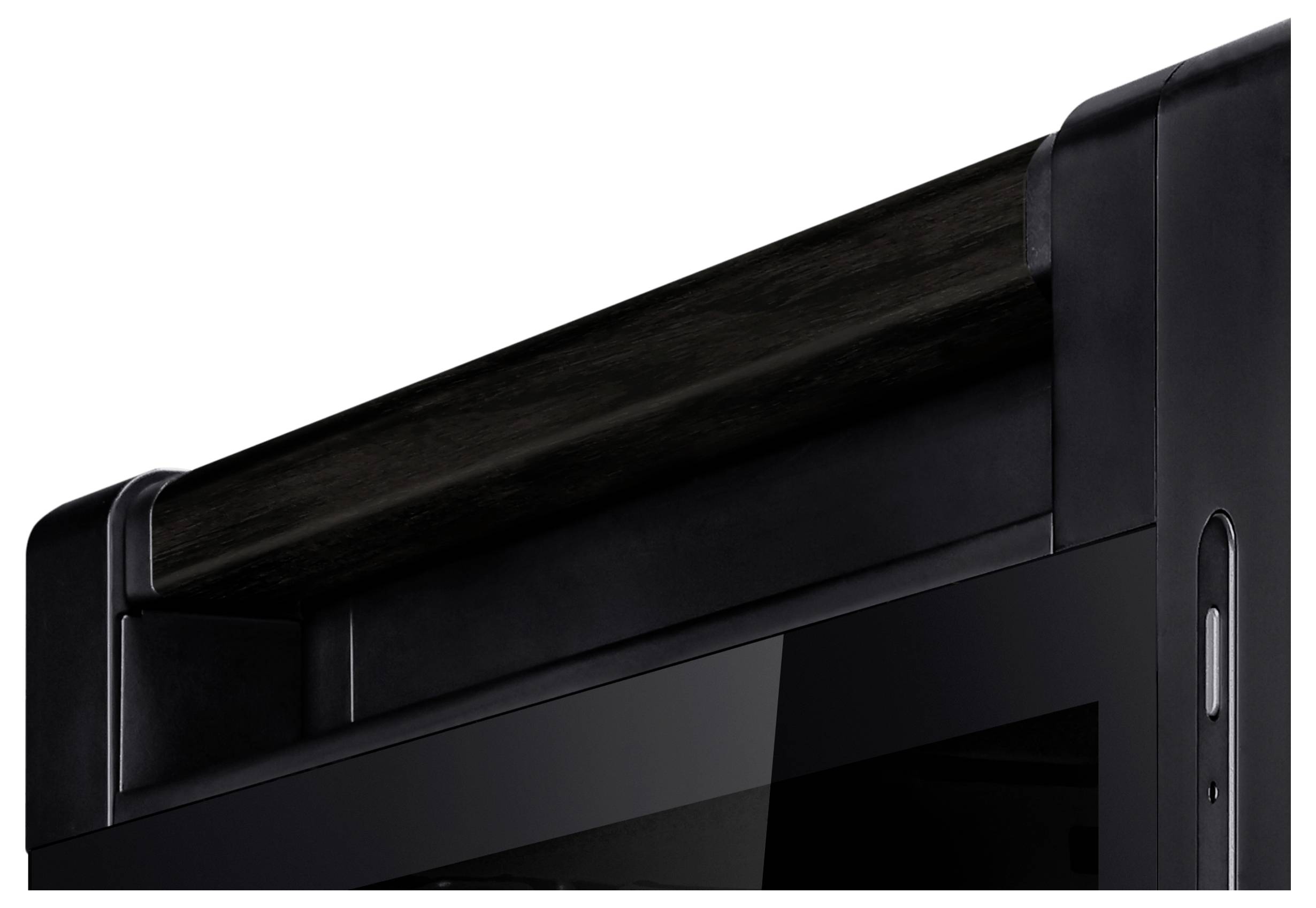 Ein schwarzer Schrank mit moderner Holzoberfläche und Glastür.