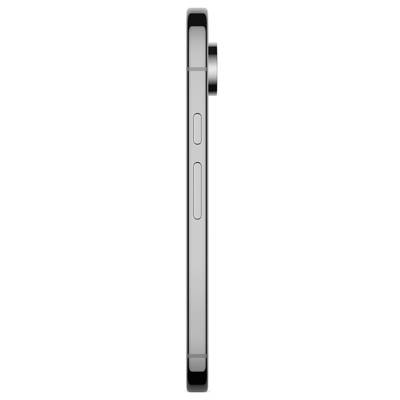 Seitenansicht eines modernen Smartphones mit Aluminiumrahmen, zwei Tasten an der Seite, und einer hervorstehenden Kamera.