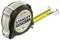 Ein ausgerolltes gelbes Maßband, Marke 'Stanley Fatmax', zeigt 10 Meter an. Eignet sich zum Messen von Entfernungen.