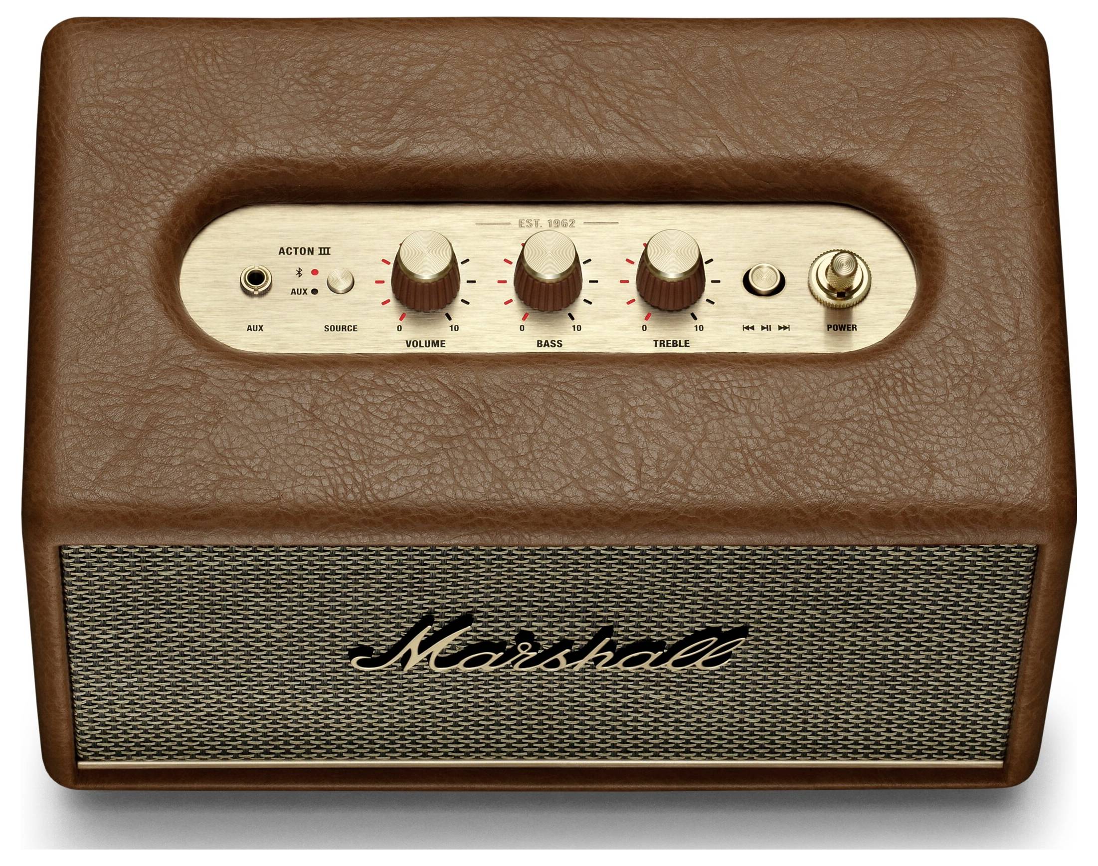 Ein brauner Lautsprecher mit einem Bedienfeld mit drei Drehknöpfen für Lautstärke, Bass und Höhen sowie einem Netzschalter. "Marshall" steht auf der Vorderseite.