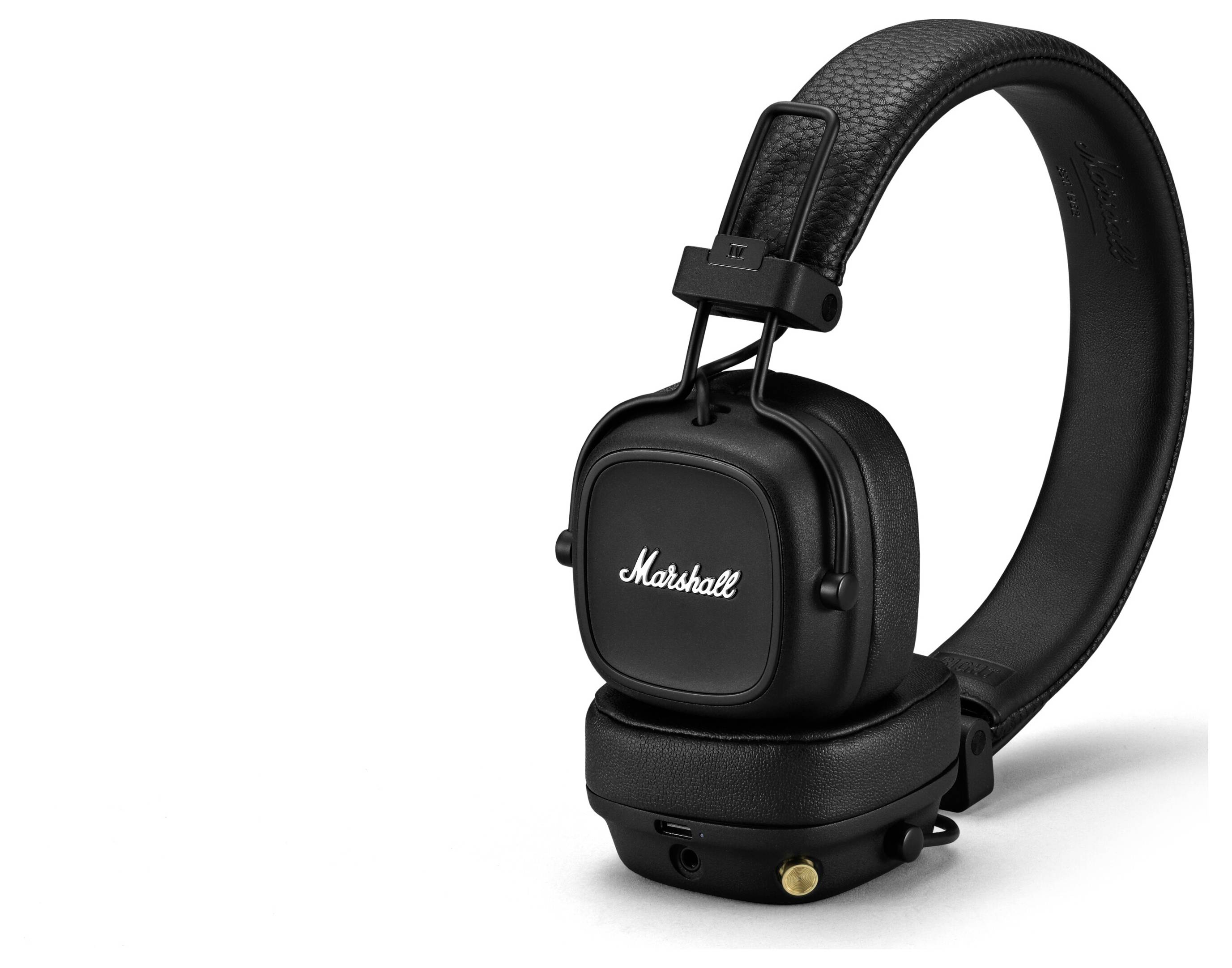 Schwarze Over-Ear-Kopfhörer mit gepolstertem Bügel und einem Logo auf den Ohrmuscheln, auf weißem Hintergrund dargestellt.