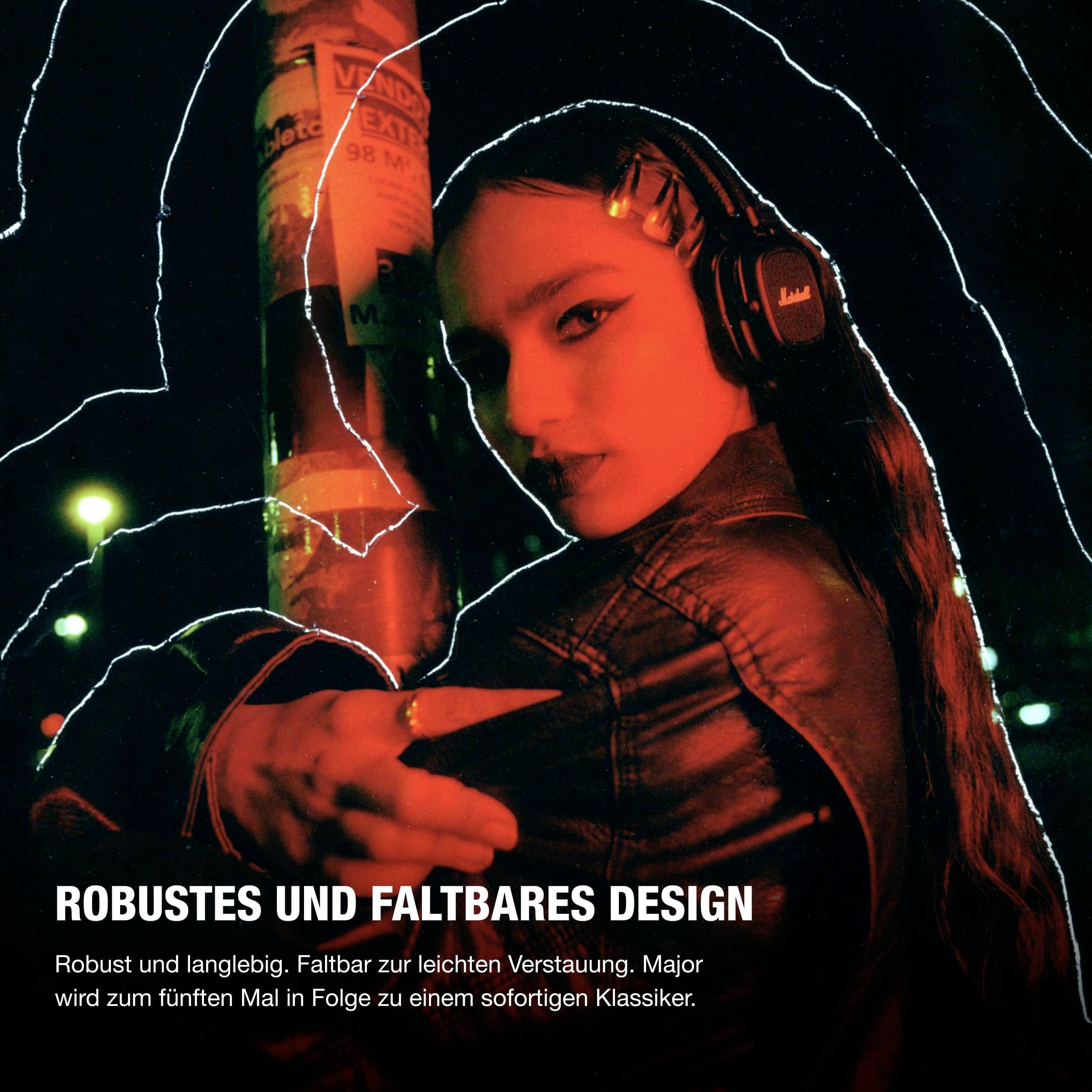 'Robustes und faltbares Design' zeigt eine Person mit Kopfhörern in rotem Licht. Text betont das langlebige und praktische Design.