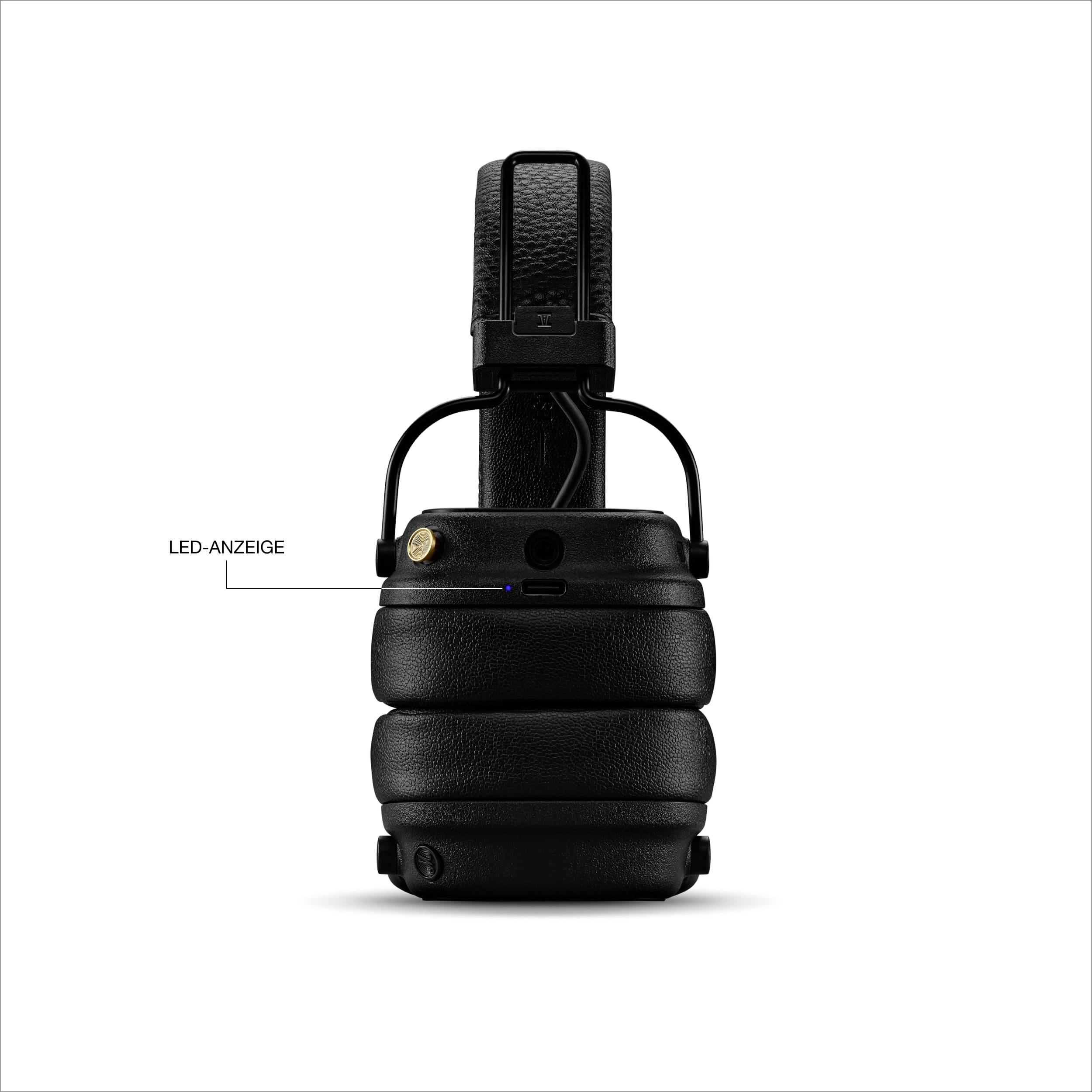 Schwarze Kopfhörer mit gepolstertem Bügel. Detailhinweis auf LED-Anzeige für Betriebsstatus. 