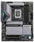 Ein Computer-Mainboard mit verschiedenen Steckplätzen und Anschlüssen, einschließlich RAM-Steckplätzen und CPU-Sockel.