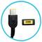 Schwarzes quadratisches USB-Ladekabel mit gelbem Innenansatz, Vorder- und Seitenansicht.