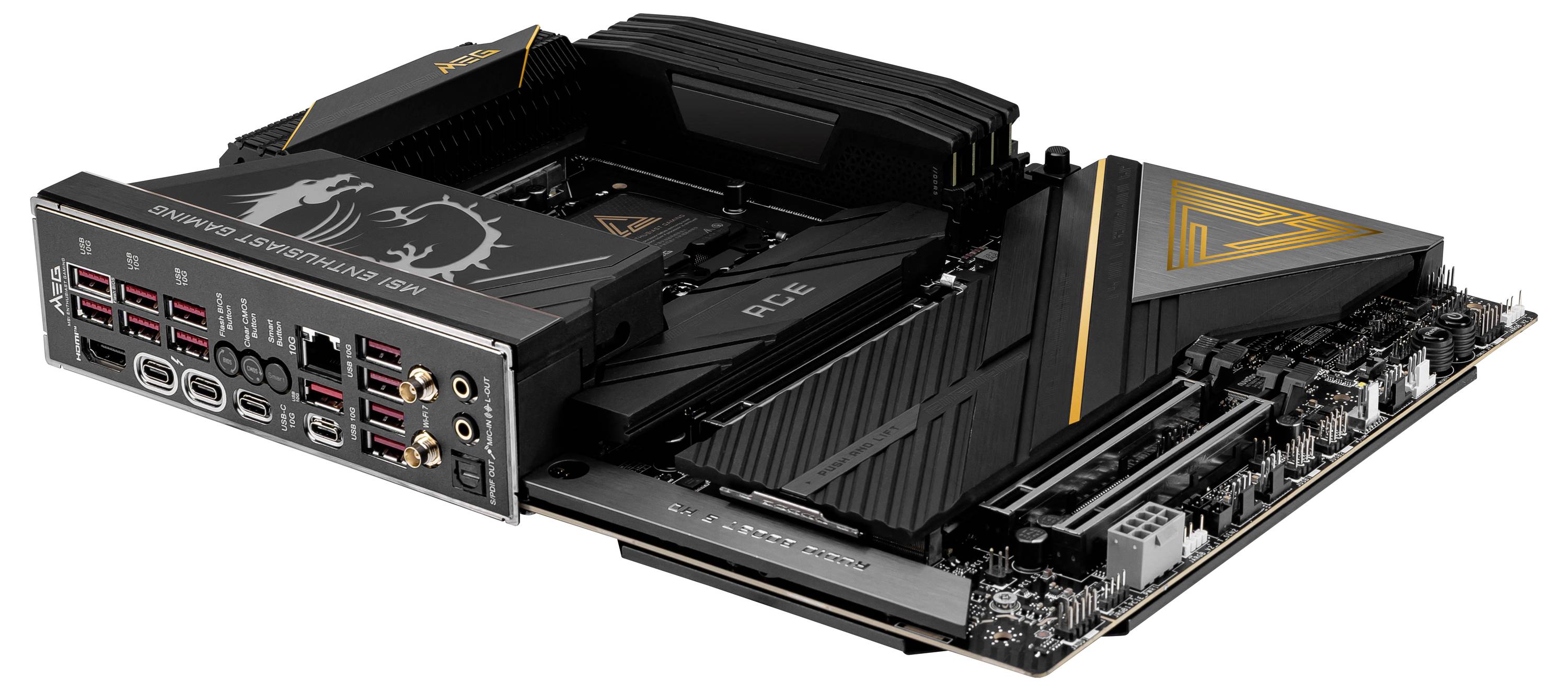 Ein schwarzes und oranges Motherboard mit zahlreichen Anschlüssen und Kühlkörpern in einem modernen Design, zeigt das Modell 'ACE'.