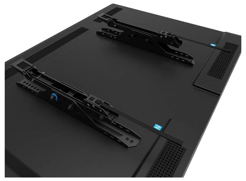 Zwei schwarze Wandhalterungen für Monitore auf einer flachen, schwarzen Basis, diagonal ausgerichtet.