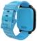 Blaue Smartwatch mit robustem Armband, Blick auf die Rückseite und Befestigungsschließe. Ideal für sportliche Aktivitäten.