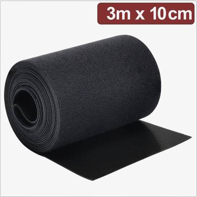Schwarzes, gerolltes Klettband, 3 Meter lang und 10 Zentimeter breit, auf hellem Hintergrund präsentiert.