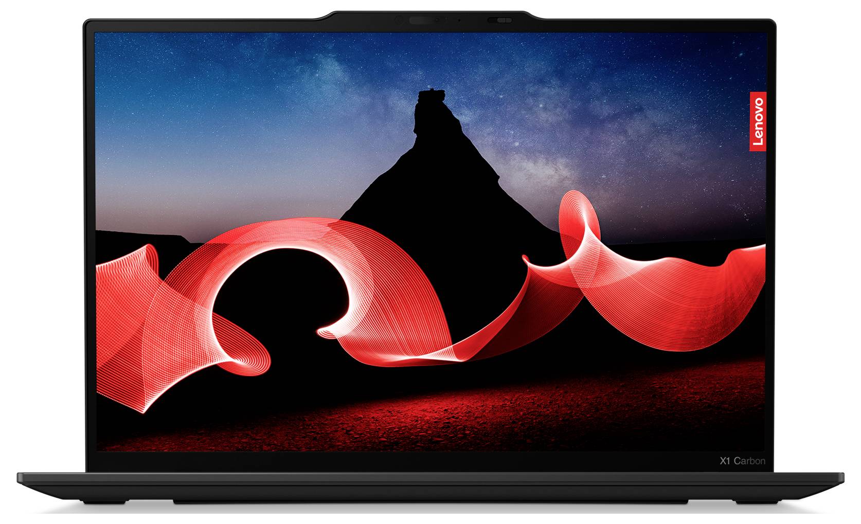 Ein Laptop mit einem auffälligen Bildschirm-Hintergrund zeigt einen roten, wirbelnden Lichtstreifen vor einem dunklen Berg und sternenklarer Nacht.