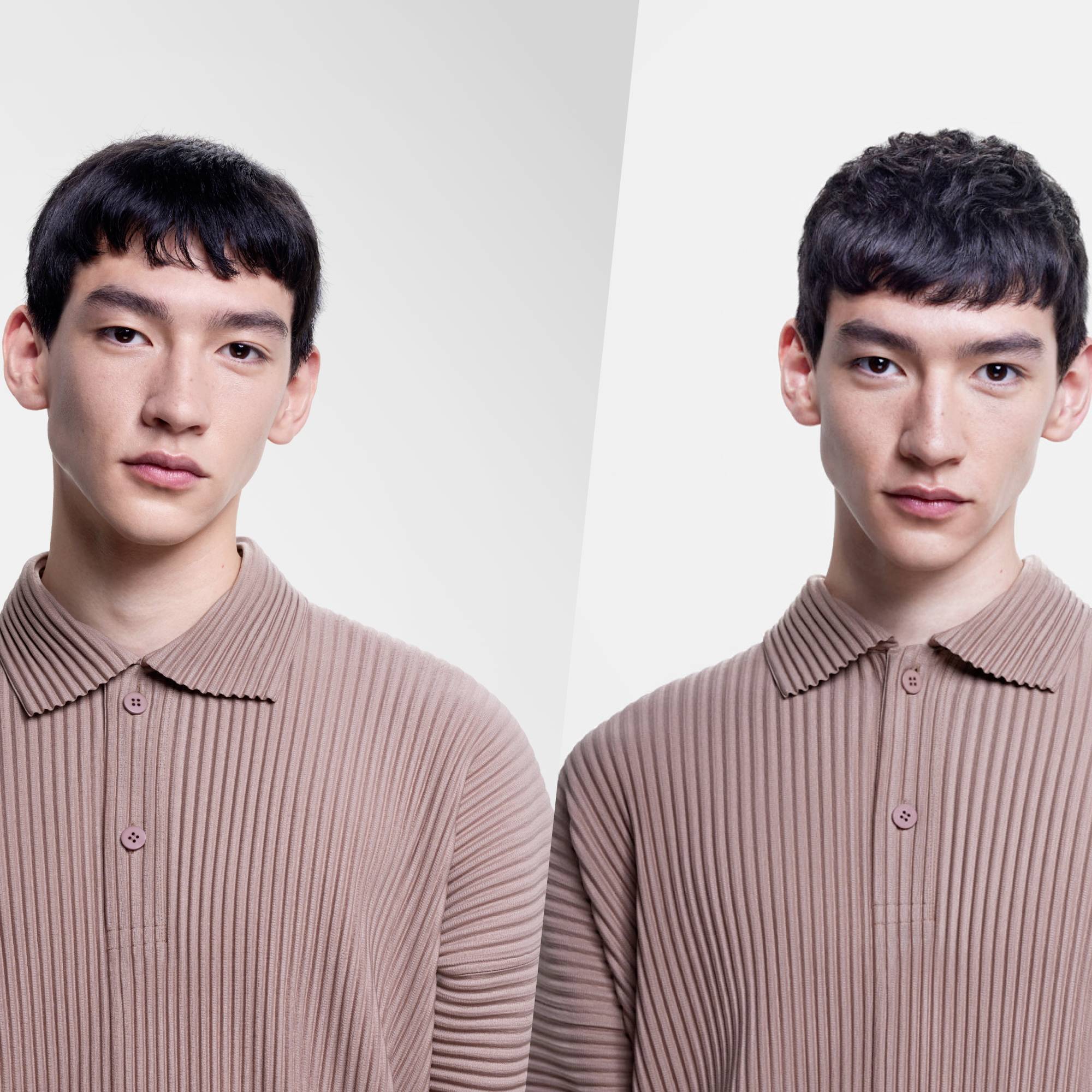 Zwei Personen in beige Hemden stehen nebeneinander vor neutralem Hintergrund. Sie blicken direkt in die Kamera.