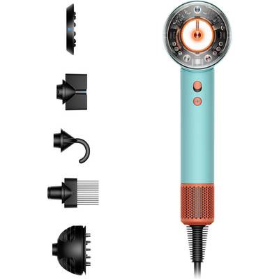 Ein roter Haartrockner mit verschiedenen Aufsätzen, darunter ein Diffusor und ein Stylingaufsatz, die verschiedene Funktionen ermöglichen.